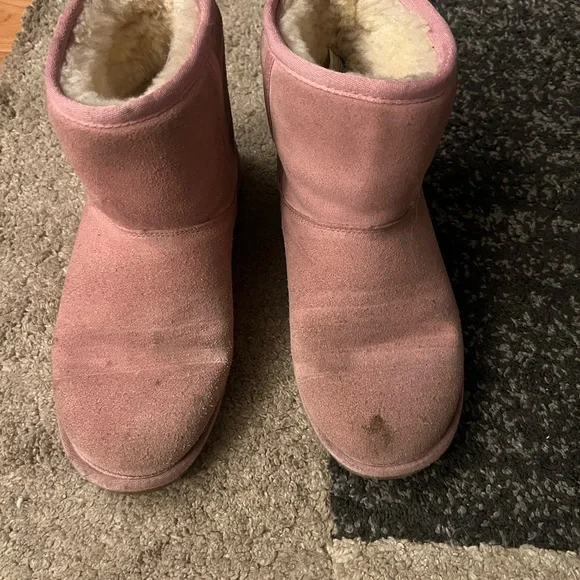 Pink ugg like boots - Picture 2 of 4